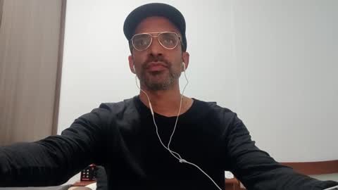 Snapshot of don__chi chatting on 02.22.25 don__chi online show from 02.22.25