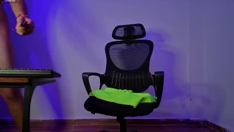 Donat Independent Model online show from 02.07.25