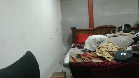 Snapshot of doncanmcleaod chatting on 01.05.25 D0N online show from 01.05.25