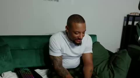 Snapshot of dong_masterson chatting on 02.19.26 Gifted online show from 02.19.26