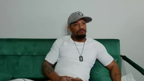 Snapshot of dong_masterson chatting on 02.28.26 Gifted online show from 02.28.26