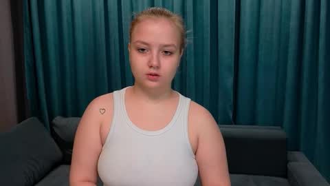 Snapshot of donna_miller__ chatting on 01.12.26 Emma online show from 01.12.26