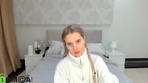 Donna On GMT2 Mon-Fri 3-9 AM online show from 11.12.25