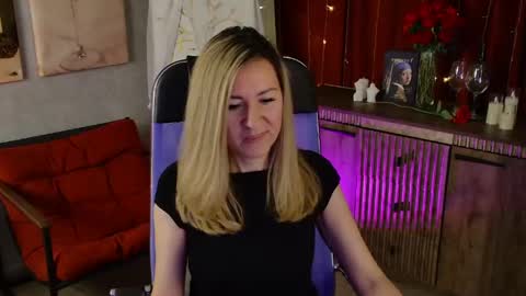 Snapshot of donnasmitth chatting on 05.14.26 Donna online show from 05.14.26