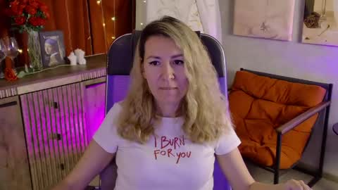 Snapshot of donnasmitth chatting on 05.25.26 Donna online show from 05.25.26