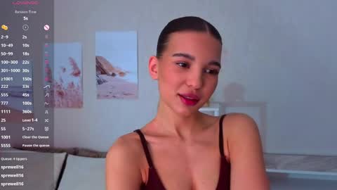 Snapshot of dorarindels chatting on 04.09.26 Kiki online show from 04.09.26