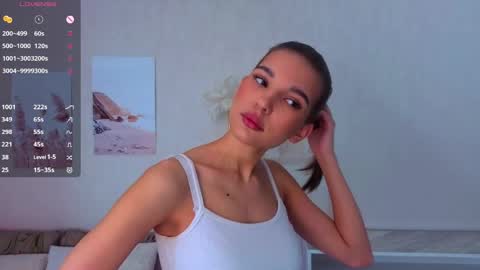 Snapshot of dorarindels chatting on 04.11.26 Kiki online show from 04.11.26
