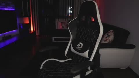 Dorian Reyes online show from 11.24.25