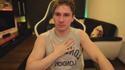 Snapshot of dorianreyes chatting on 02.02.26 Dorian Reyes online show from 02.02.26