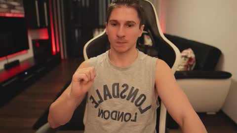 Snapshot of dorianreyes chatting on 02.04.26 Dorian Reyes online show from 02.04.26