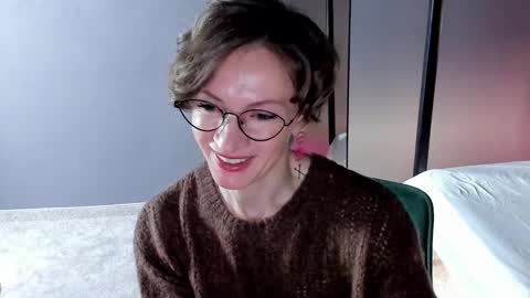 Dorothy Next stream on Monday at 3am-9am online show from 02.17.26