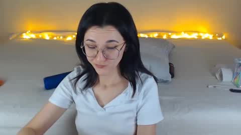 Snapshot of dorotty_ chatting on 12.12.24 Your Dorotty online show from 12.12.24