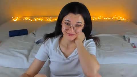 Snapshot of dorotty_ chatting on 12.23.24 Your Dorotty online show from 12.23.24