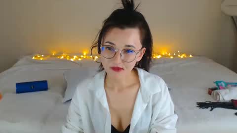 Snapshot of dorotty_ chatting on 02.16.25 Your Dorotty online show from 02.16.25
