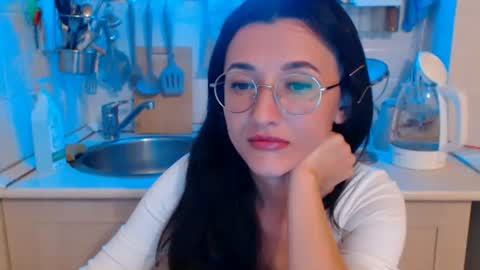 Snapshot of dorotty_ chatting on 09.30.25 Your Dorotty online show from 09.30.25