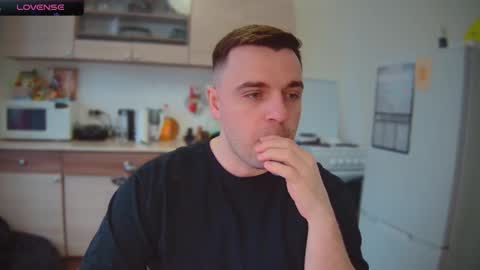 Snapshot of dosilasa chatting on 02.12.25 Sasha online show from 02.12.25