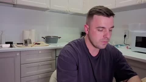 Snapshot of dosilasa chatting on 09.22.25 Sasha online show from 09.22.25