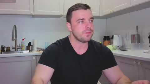 Snapshot of dosilasa chatting on 10.26.25 Sasha online show from 10.26.25