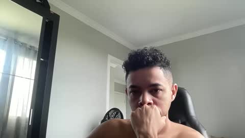 Snapshot of dotadinha chatting on 03.30.26 dotadinha online show from 03.30.26