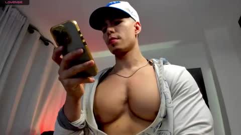 Snapshot of douglassafado chatting on 11.15.25 Douglas Safado online show from 11.15.25