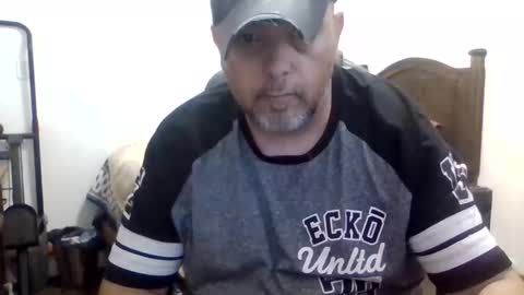 Snapshot of dr553335 chatting on 11.19.25 Drew4ulady online show from 11.19.25