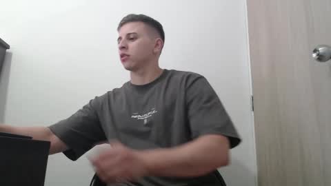 draco_boy2000 online show from 10.21.25