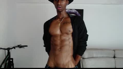 Snapshot of drake_brown_23 chatting on 03.07.26 Drake 23 online show from 03.07.26