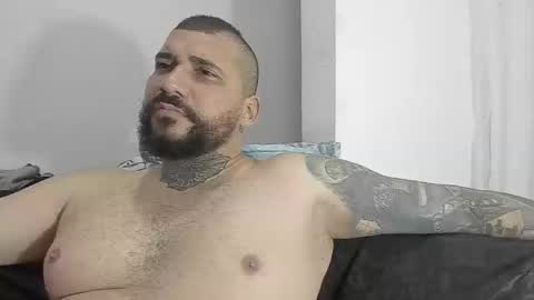 Snapshot of drake_white1 chatting on 02.14.25 drake whitee Independent Model online show from 02.14.25