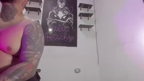 Snapshot of drake_white1 chatting on 09.15.25 drake whitee Independent Model online show from 09.15.25