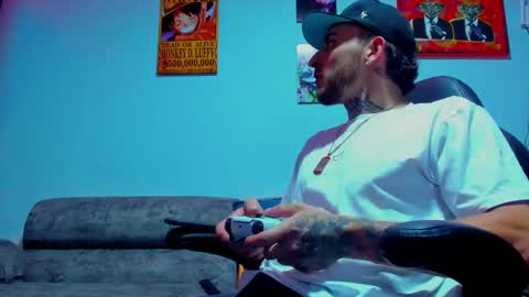 Snapshot of drako_lamar chatting on 10.14.25 Drako online show from 10.14.25