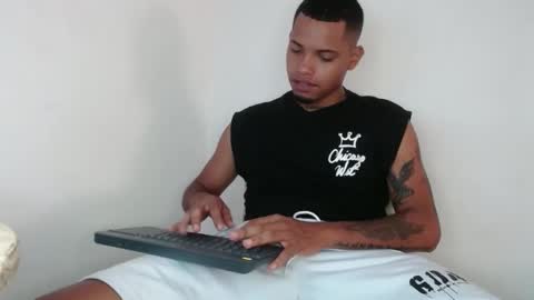 Snapshot of drako_monstercock chatting on 02.03.25 drako_monstercock online show from 02.03.25
