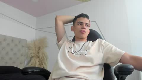 Snapshot of drakostone chatting on 04.19.26 Drako online show from 04.19.26