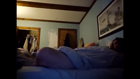 Snapshot of draven11728 chatting on 10.31.25 draven11728 online show from 10.31.25