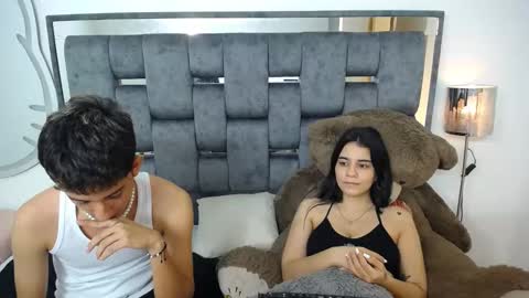 Snapshot of dravith_and_valery chatting on 01.23.25 -- nicolle and jhon -- online show from 01.23.25