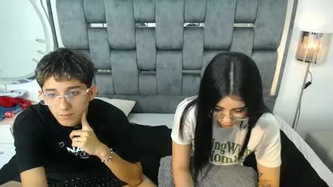 Snapshot of dravith_and_valery chatting on 01.29.25 -- nicolle and jhon -- online show from 01.29.25