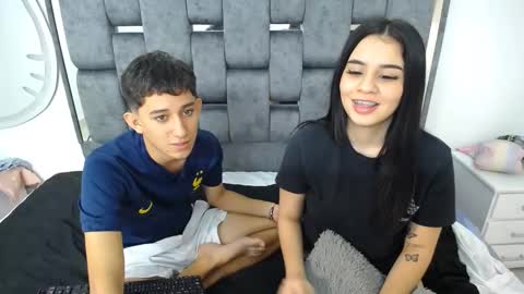 Snapshot of dravith_and_valery chatting on 02.01.25 -- nicolle and jhon -- online show from 02.01.25