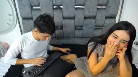 Snapshot of dravith_and_valery chatting on 02.08.25 -- nicolle and jhon -- online show from 02.08.25