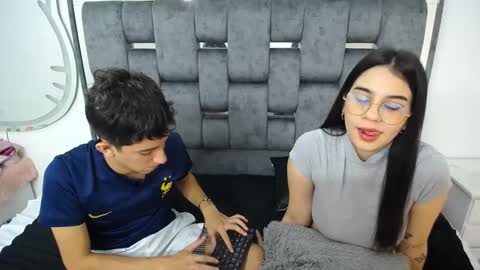 Snapshot of dravith_and_valery chatting on 02.14.25 -- nicolle and jhon -- online show from 02.14.25