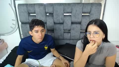Snapshot of dravith_and_valery chatting on 02.14.25 -- nicolle and jhon -- online show from 02.14.25