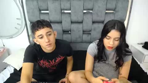 Snapshot of dravith_and_valery chatting on 02.23.25 -- nicolle and jhon -- online show from 02.23.25