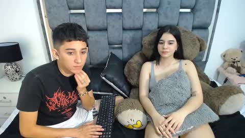 Snapshot of dravith_and_valery chatting on 02.27.25 -- nicolle and jhon -- online show from 02.27.25
