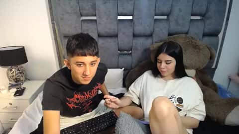 Snapshot of dravith_and_valery chatting on 03.12.25 -- nicolle and jhon -- online show from 03.12.25