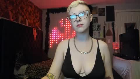 Your Majesty online show from 12.04.24