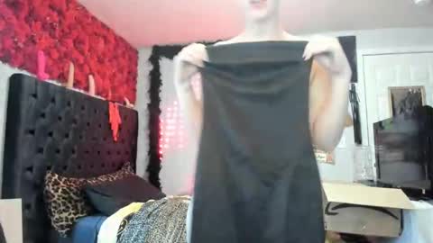 Your Majesty online show from 01.28.25