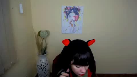 Snapshot of dream_caster_ chatting on 10.13.25 dream caster online show from 10.13.25