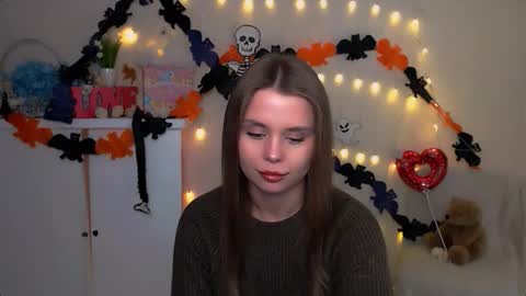 Mari online show from 10.29.25