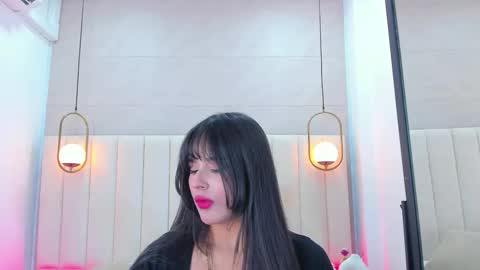 Snapshot of dream_nena chatting on 12.01.25 N E N A online show from 12.01.25