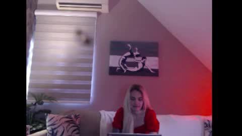 A girl online show from 12.04.25