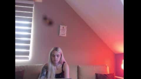 Snapshot of dreamcatcherfantasy chatting on 06.05.26 A girl online show from 06.05.26