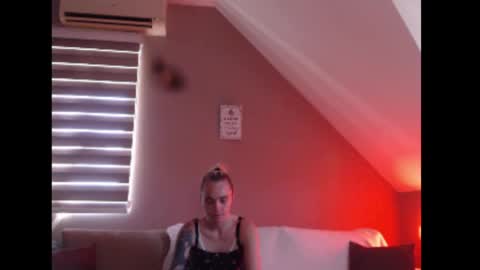 Snapshot of dreamcatcherfantasy chatting on 06.30.26 A girl online show from 06.30.26